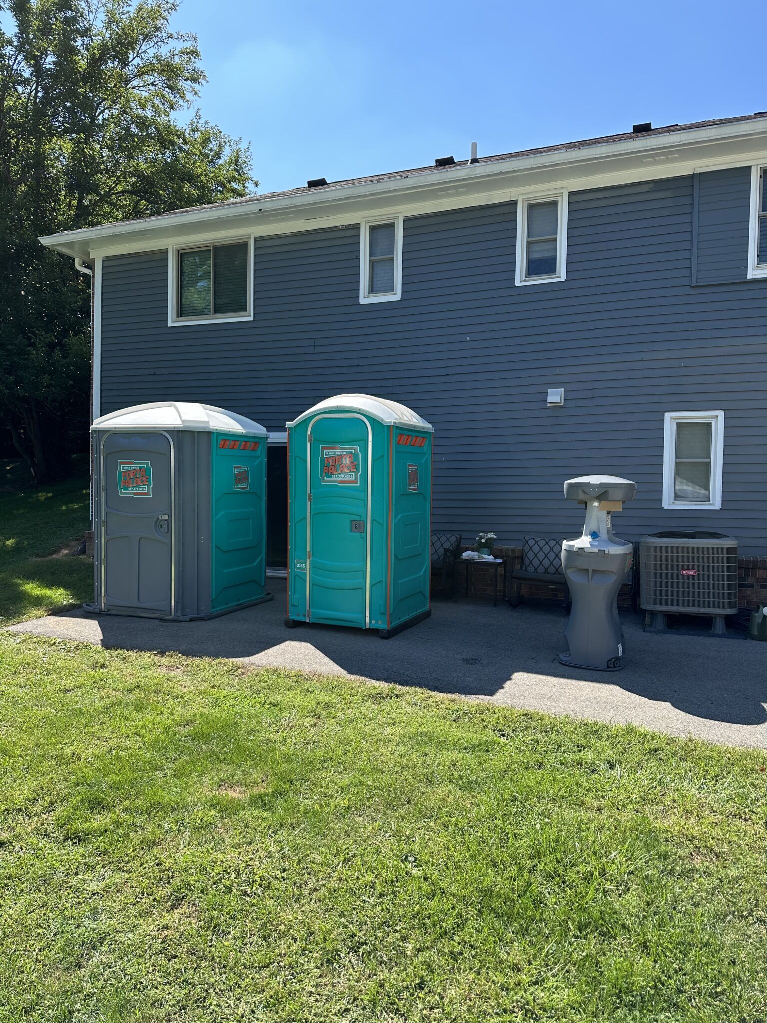 Temporary Plumbing and Portable Restrooms for Frozen Pipes